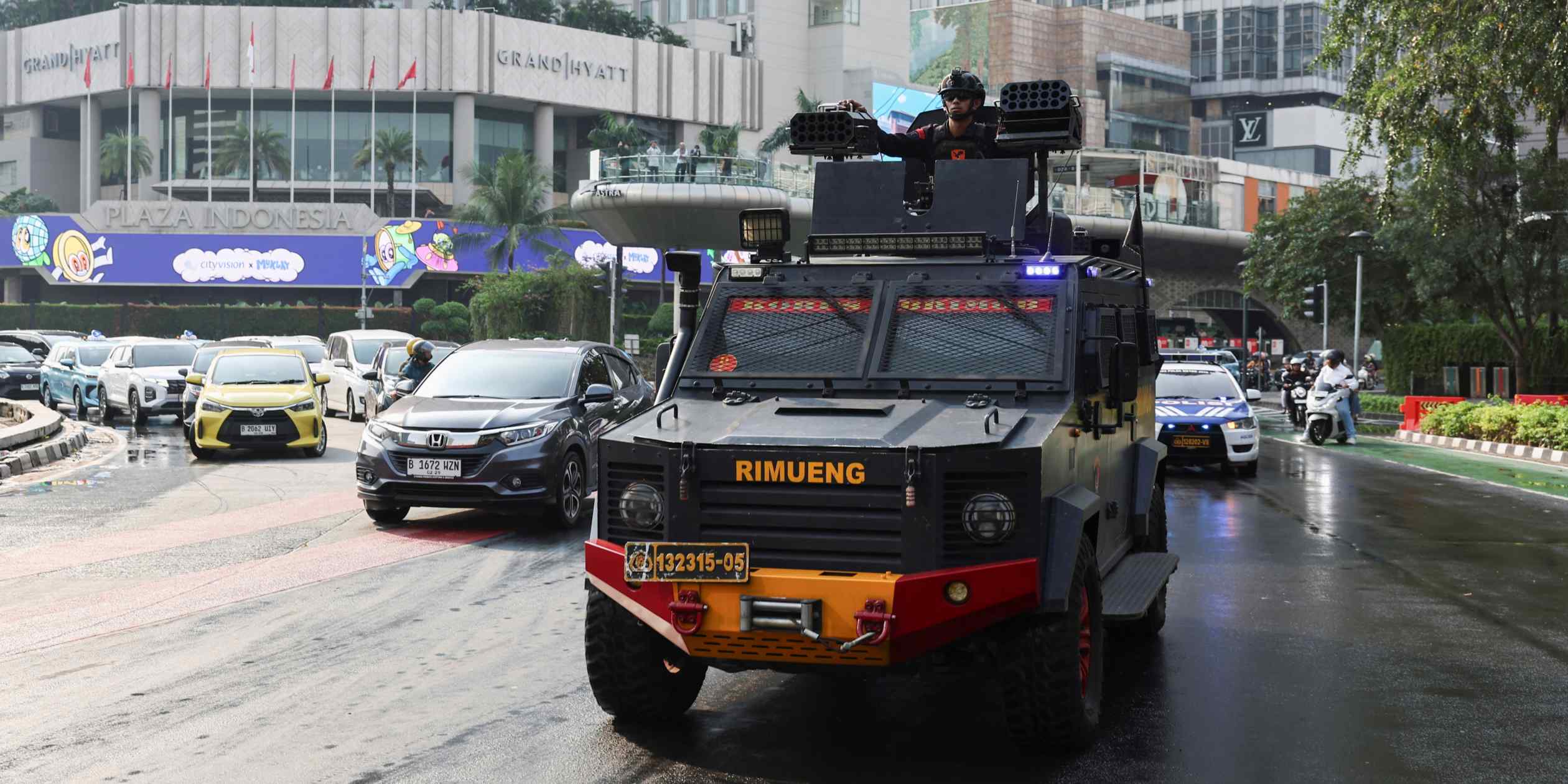 Indonesia's Prabowo orders crackdown on unrest as legislators slash perks